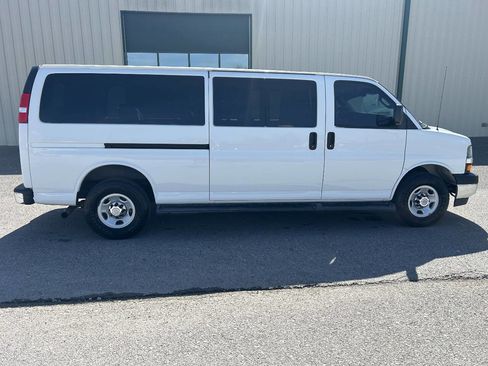 Used 2019 Chevrolet Express 3500 LT w/ LT Preferred Equipment Group RWD image 7