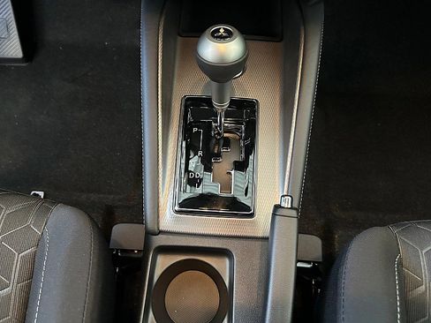 New 2025 Mitsubishi Outlander SE image 23