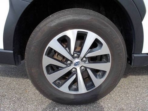 Used 2024 Subaru Outback Premium AWD/4WD image 19