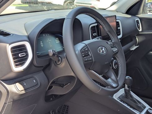 New 2025 Hyundai Venue Limited image 14