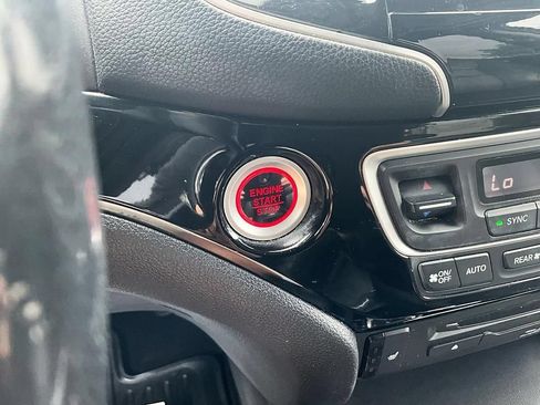Used 2020 Honda Pilot Touring image 19