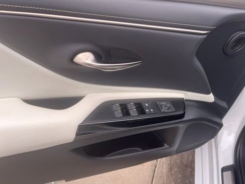 Used 2022 Lexus ES 300h F Sport image 15