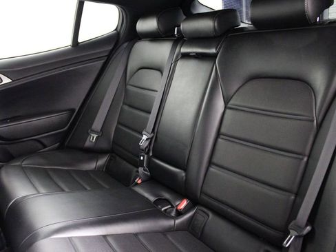 Used 2018 Kia Stinger GT2 image 17