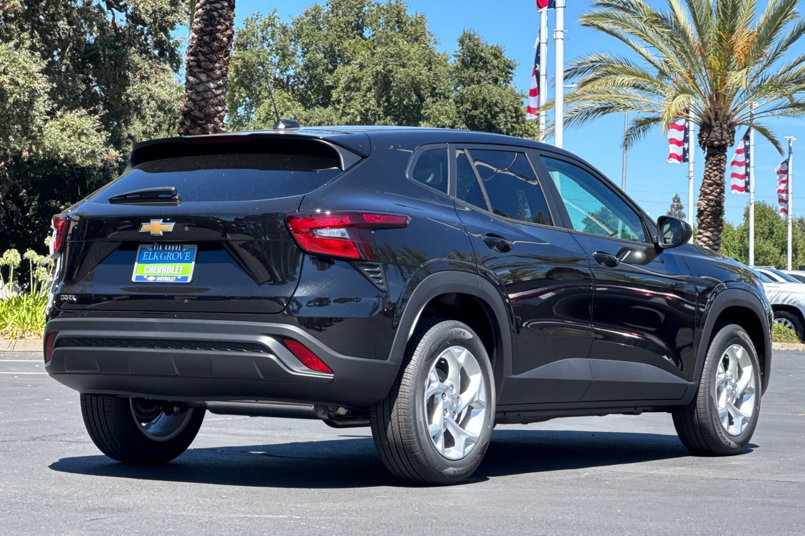 New 2026 Chevrolet Trax LS w/ LS Convenience Package FWD image 3