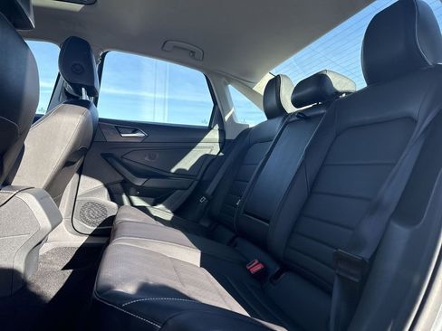 Used 2024 Volkswagen Jetta SE FWD image 24