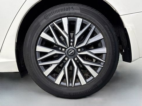 Used 2023 Nissan Altima 2.5 SV w/ SV Premium Package FWD image 33