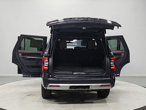 Used 2022 Ford Expedition Limited RWD image 14