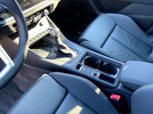 Used 2025 Audi Q3 2.0T Premium w/ Convenience Package image 16