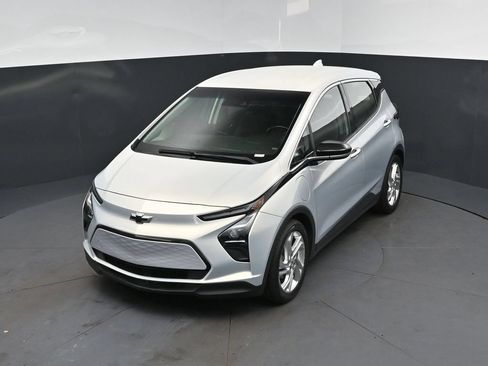 Used 2022 Chevrolet Bolt LT FWD image 30