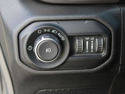 Used 2020 Jeep Wrangler Sport AWD/4WD image 27