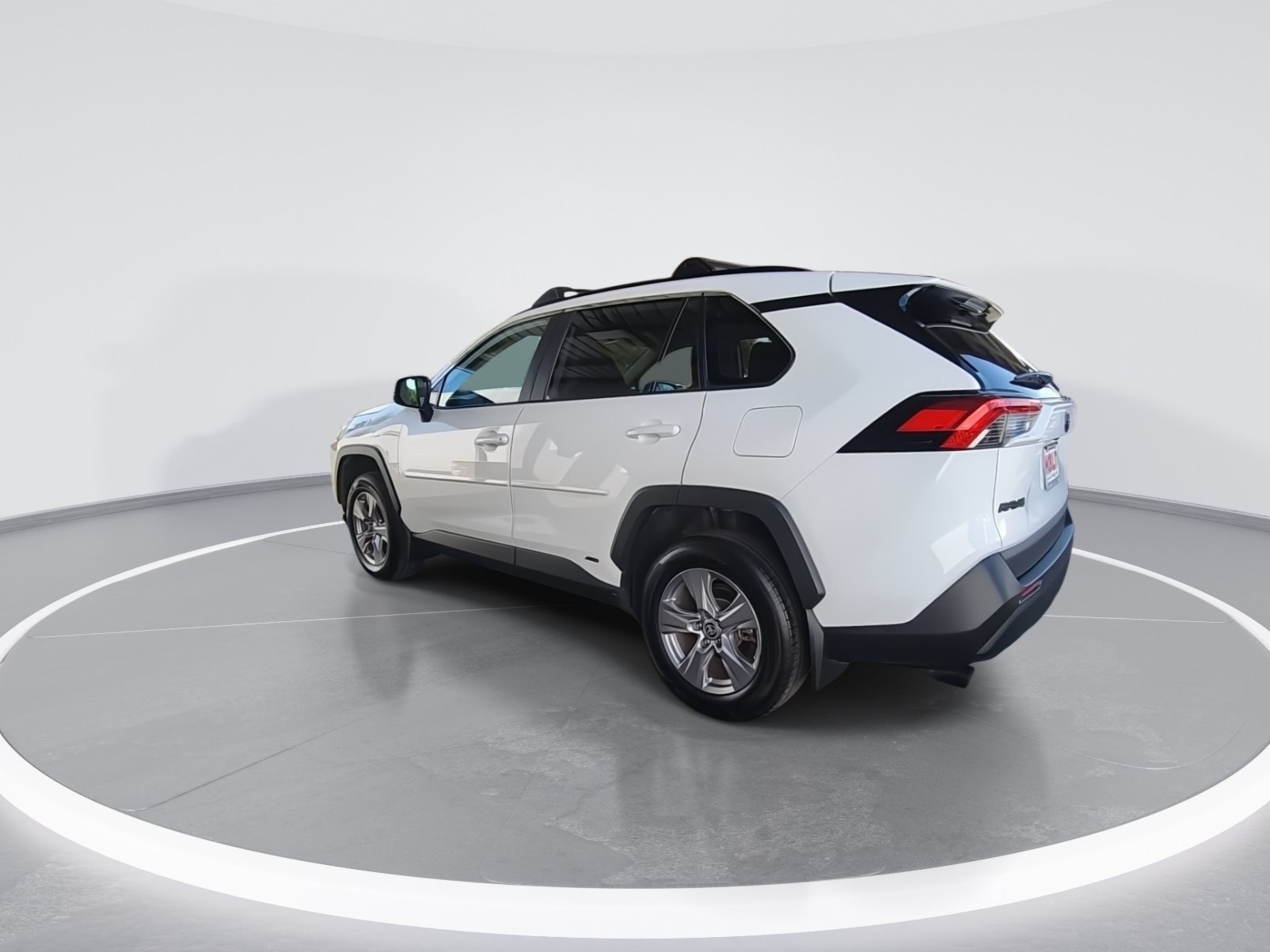 Used 2024 Toyota RAV4 XLE w/ Convenience Package AWD/4WD image 2