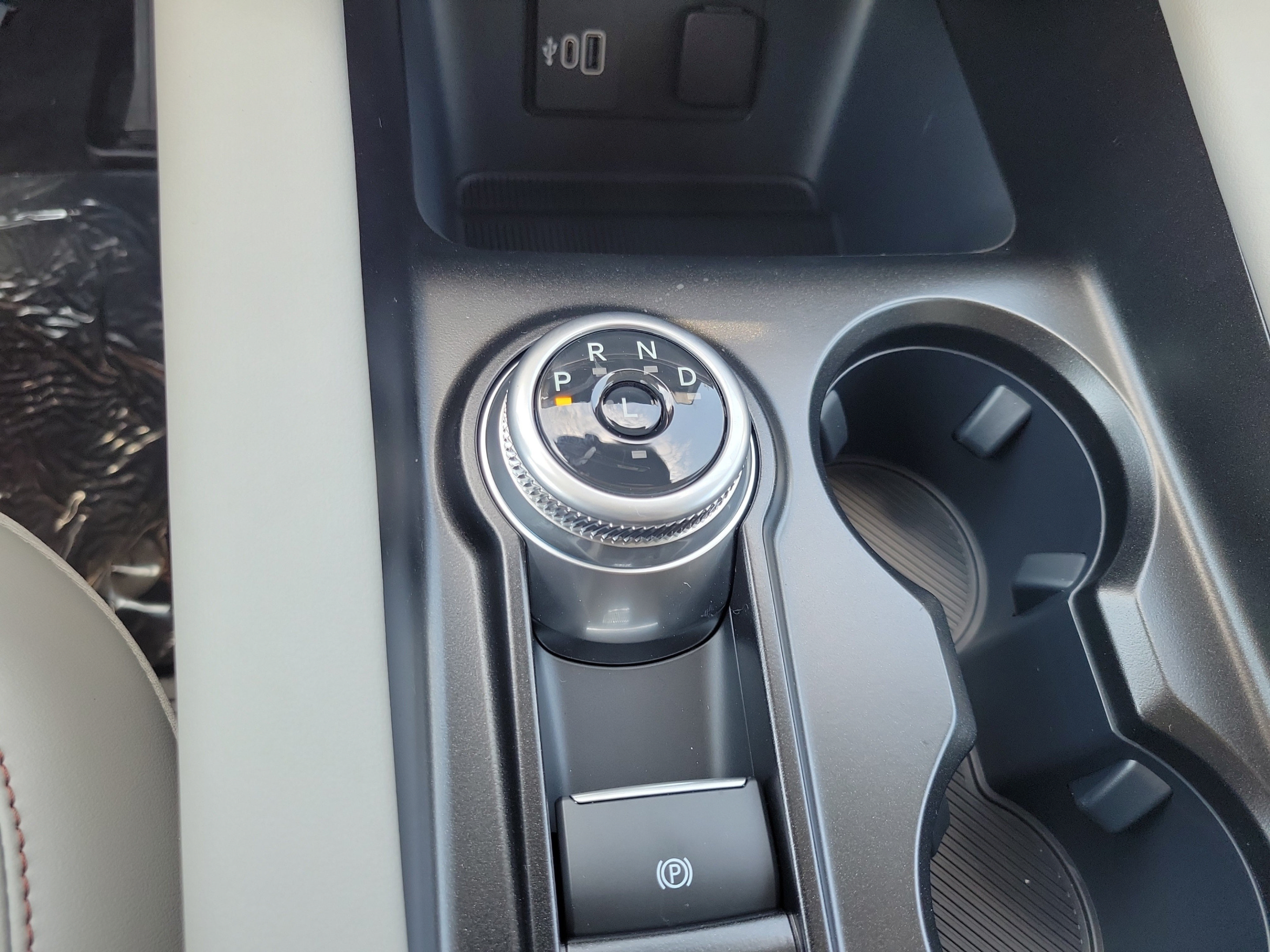 New 2026 Ford Explorer Active w/ Active Comfort Package RWD image 27