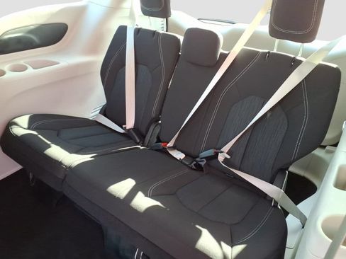Used 2023 Chrysler Voyager LX FWD image 27