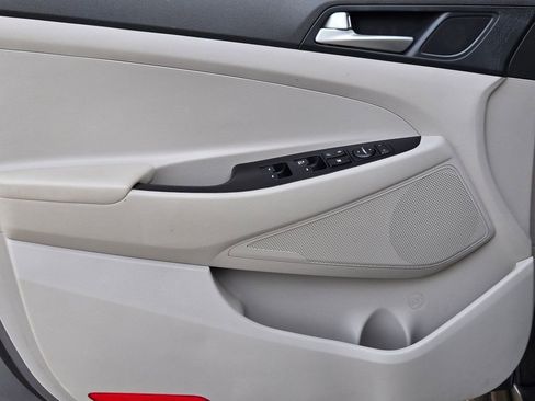 Used 2021 Hyundai Tucson SE FWD image 11