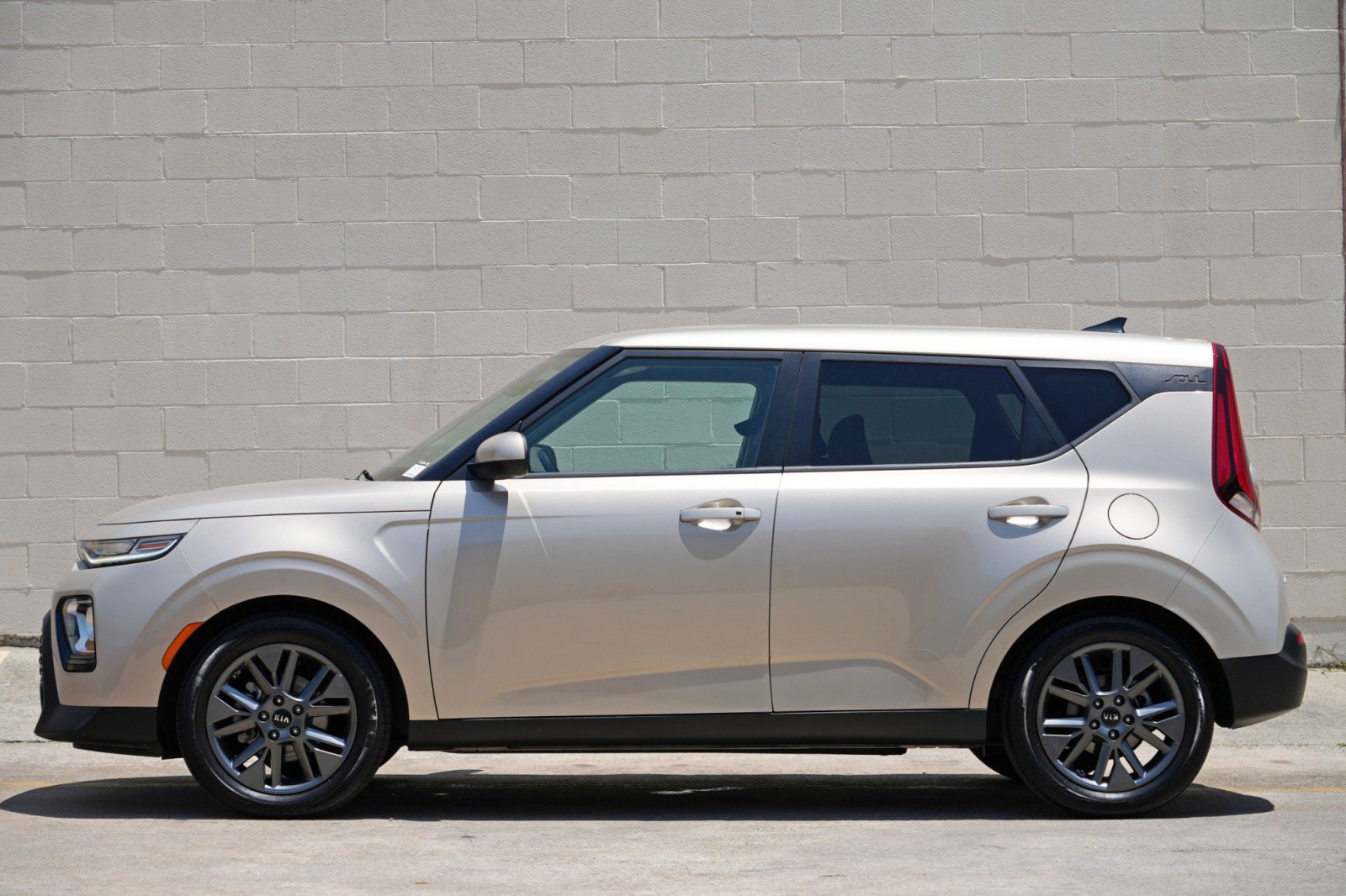 Used 2020 Kia Soul EX FWD image 8