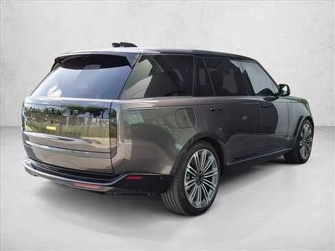 Used 2026 Land Rover Range Rover Long Wheelbase SE AWD/4WD image 5