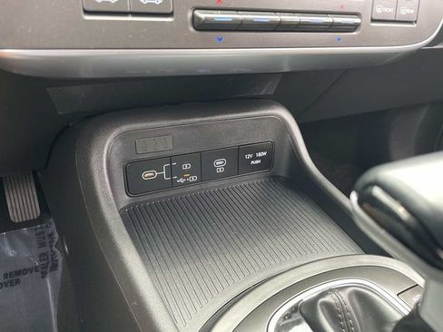 Certified 2025 Hyundai Kona SEL AWD/4WD image 25