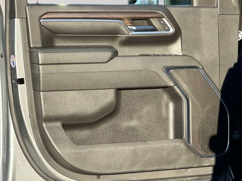 Used 2024 Chevrolet Silverado 3500 LT w/ Convenience Package image 19