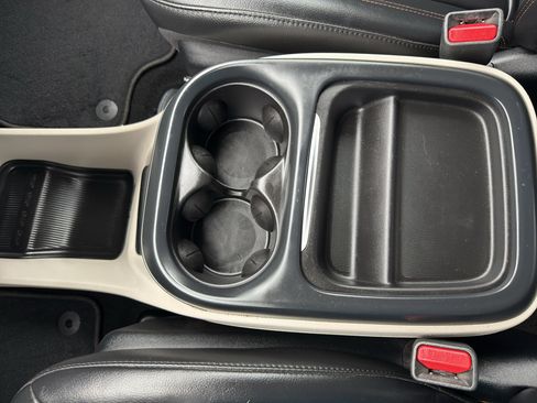 Used 2017 Chrysler Pacifica Touring-L image 21