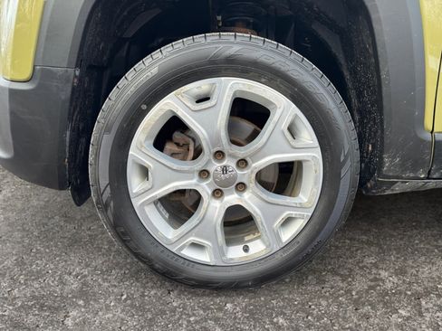 Used 2015 Jeep Renegade Limited image 14