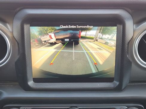 Used 2023 Jeep Wrangler Unlimited Sahara AWD/4WD image 17