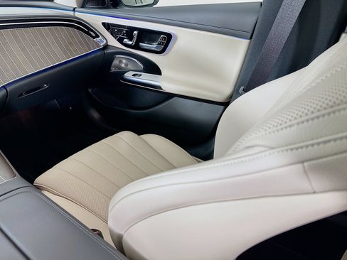 Used 2025 Mercedes-Benz E 350 Sedan image 26