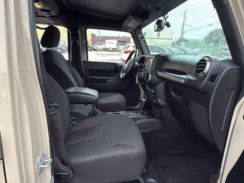 Used 2016 Jeep Wrangler Unlimited Sport w/ Quick Order Package 24S AWD/4WD image 38