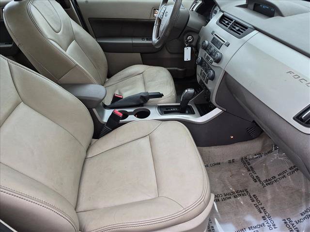 Used 2009 Ford Focus SEL FWD image 16