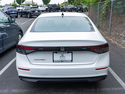 Used 2025 Honda Accord SE image 4