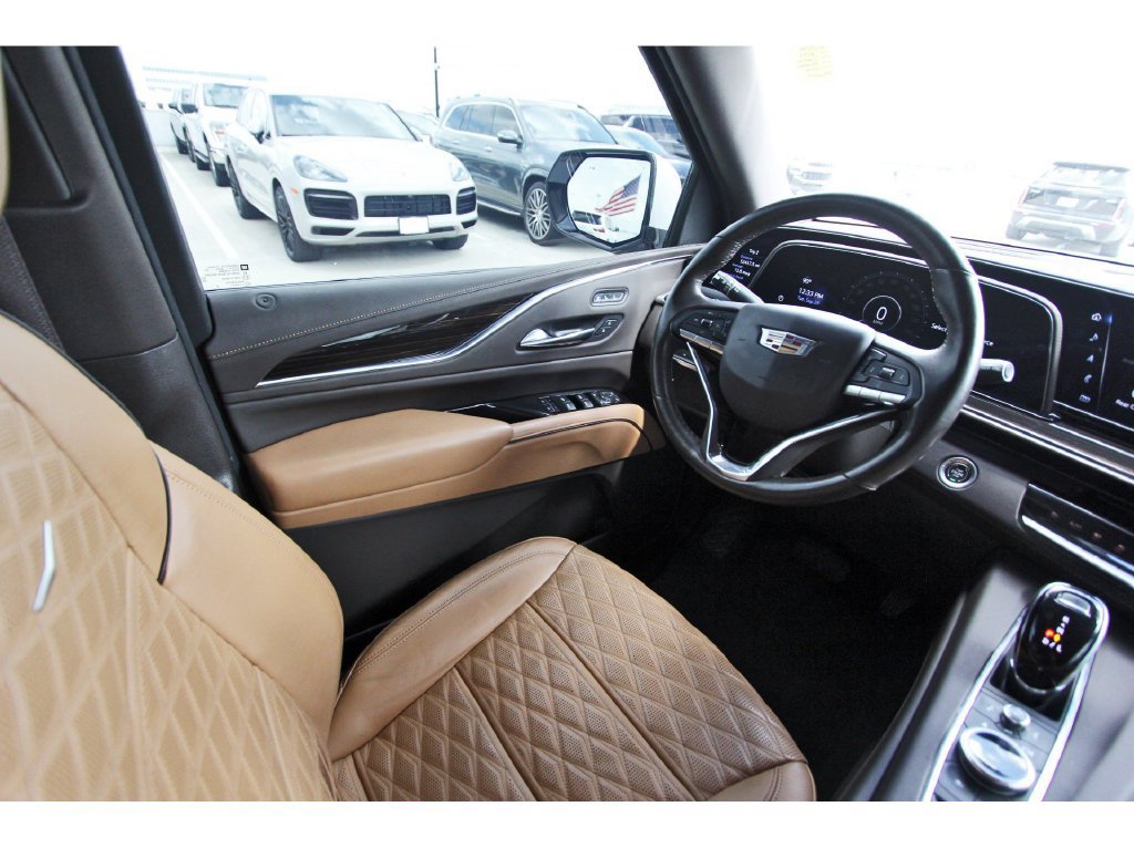 Used 2023 Cadillac Escalade ESV Premium Luxury AWD/4WD image 8