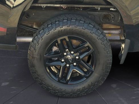 Used 2019 Chevrolet Silverado 1500 LT Trail Boss image 37