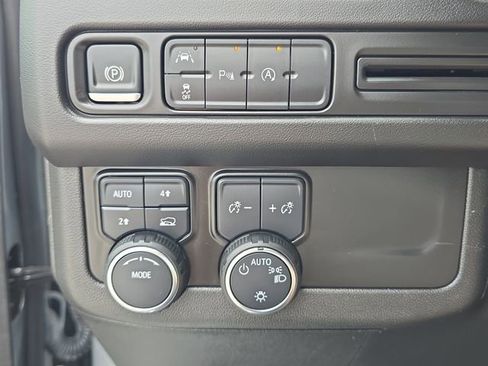 Certified 2024 Chevrolet Suburban LT image 25