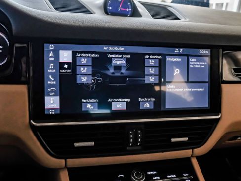 Used 2019 Porsche Cayenne AWD/4WD image 30