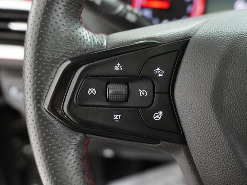 Used 2022 Chevrolet TrailBlazer RS w/ Sun and Liftgate Package FWD image 22