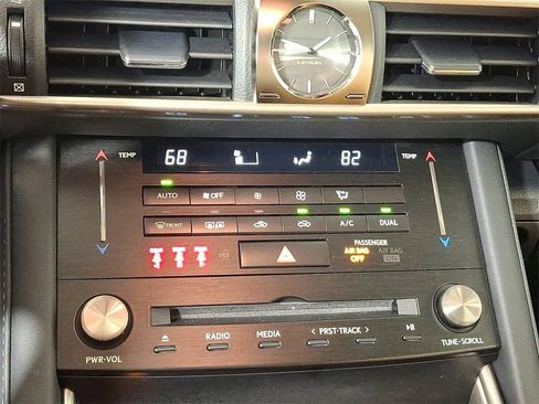 Used 2018 Lexus IS 300 AWD image 18