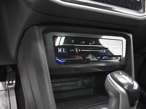 Used 2022 Volkswagen Tiguan SEL R-Line image 21
