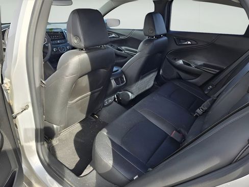 Used 2017 Chevrolet Malibu LT w/ Leather Package image 13