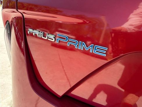 Used 2017 Toyota Prius Prime Plus image 36