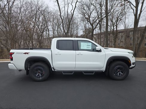 New 2026 Nissan Frontier PRO-4X w/ Pro-4x Convenience Package image 2