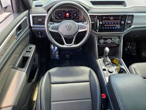 Certified 2023 Volkswagen Atlas Cross Sport SE w/ Black Wheel Package AWD/4WD image 10