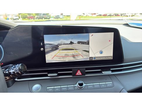 Used 2025 Hyundai Elantra SEL FWD image 23