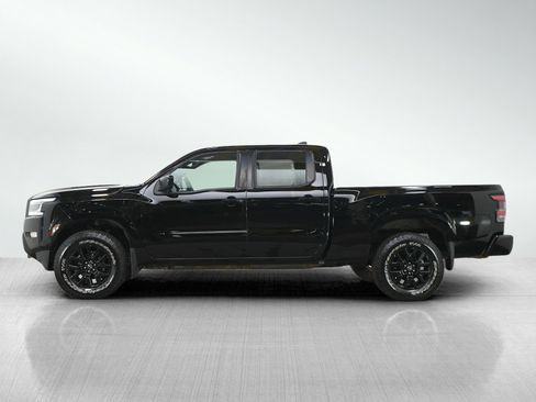 Used 2023 Nissan Frontier SV AWD/4WD image 2