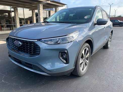 Used 2023 Ford Escape Platinum AWD/4WD image 7