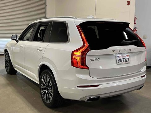 Used 2021 Volvo XC90 T5 Momentum w/ Advanced Package image 4