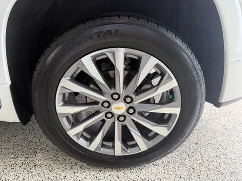 Used 2023 Chevrolet Traverse Premier AWD/4WD image 40