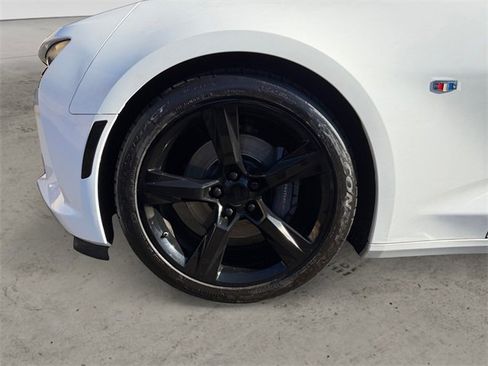 Used 2018 Chevrolet Camaro SS image 14