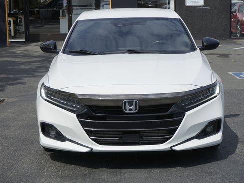 Used 2021 Honda Accord Sport image 4