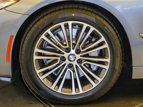 Used 2018 BMW 540i RWD image 10
