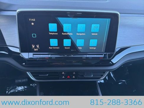 New 2026 Volkswagen Atlas Cross Sport SE image 11