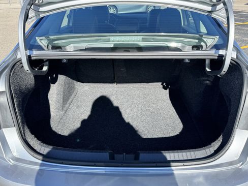 Used 2024 Volkswagen Jetta SE image 8